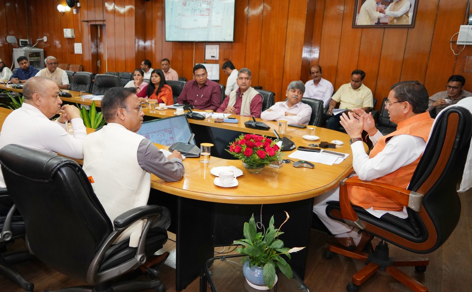 हरिद्वार में बनेगा मालवीय प्राच्य शोध संस्थान, सीएम ने की समीक्षा