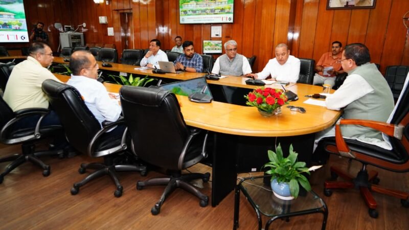 स्प्रिचुअल हिल टाउन के रूप में विकसित होगा बद्रीनाथ धाम, सीएम ने की मास्टर प्लान के कामों की समीक्षा