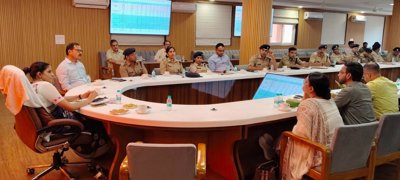 कुंभ 2027 में रेल के जरिए भी पहुंचेगी श्रद्धालुओं की भीड़, रेलवे और मेला प्रशासन कर रहा तैयारी