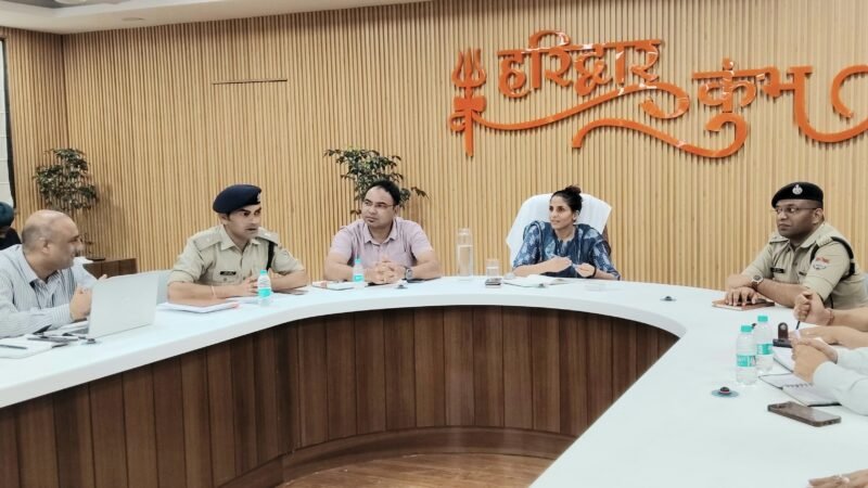 कुंभ मेले में मोबाइल नेटवर्क हों मजबूत श्रद्धालुओं को मिले निर्बाध सेवा – मेलाधिकारी