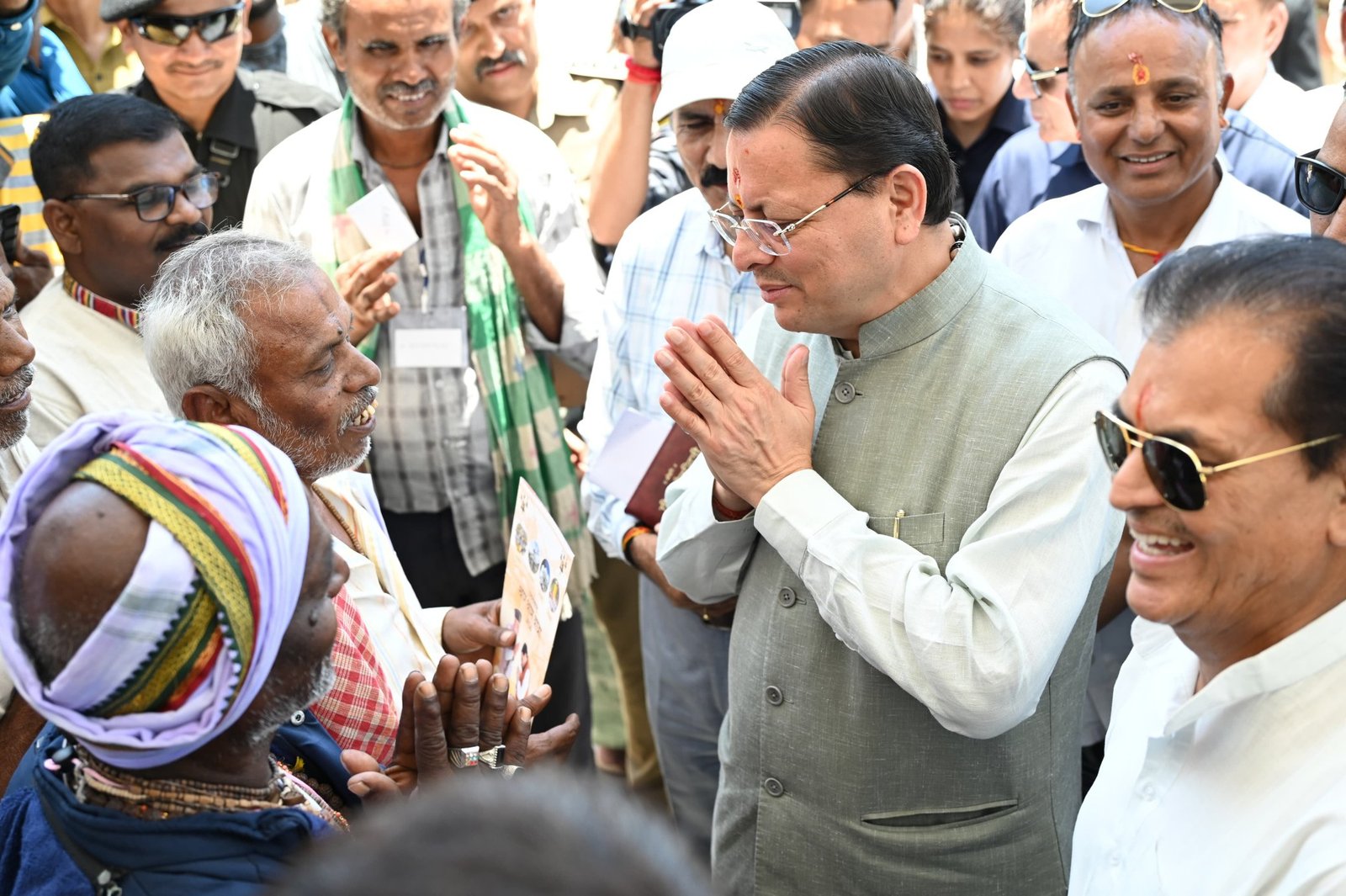 ऋषिकेश में यात्रा रजिस्ट्रेशन सेंटर पहुंचे मुख्यमंत्री, व्यवस्थाओं का लिया जायजा, श्रद्धालुओं से की बातचीत