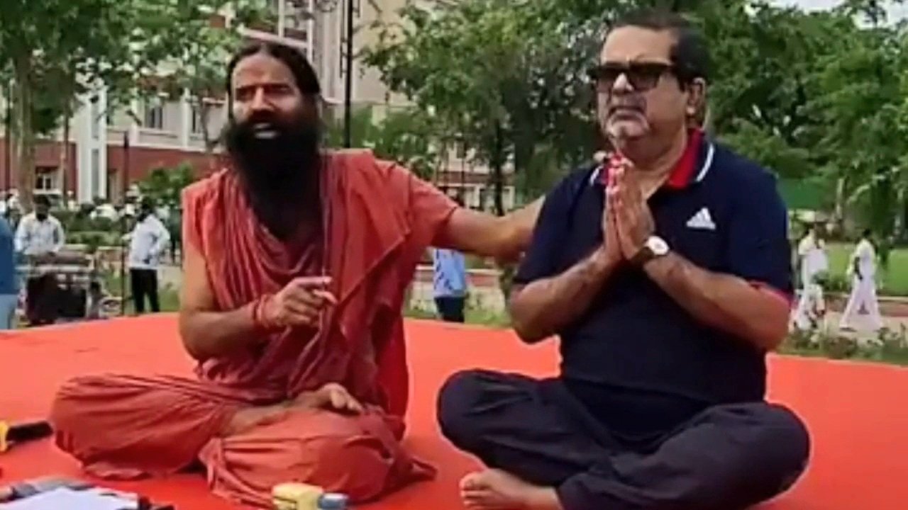 अब अवध ओझा के साथ मिलकर IAS-IPS भी बनाएंगे स्वामी रामदेव