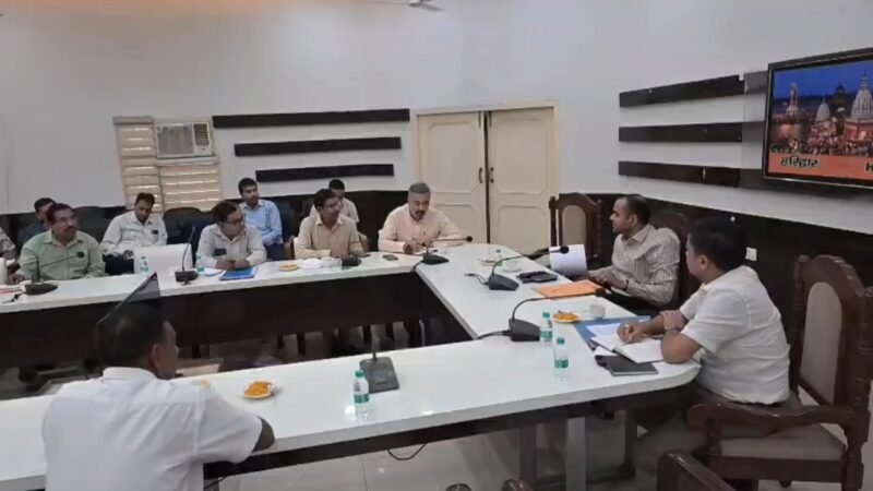 जिले में तेजी से जारी एसआइआर प्रक्रिया, 99 फ़ीसदी फॉर्म बांटे गए