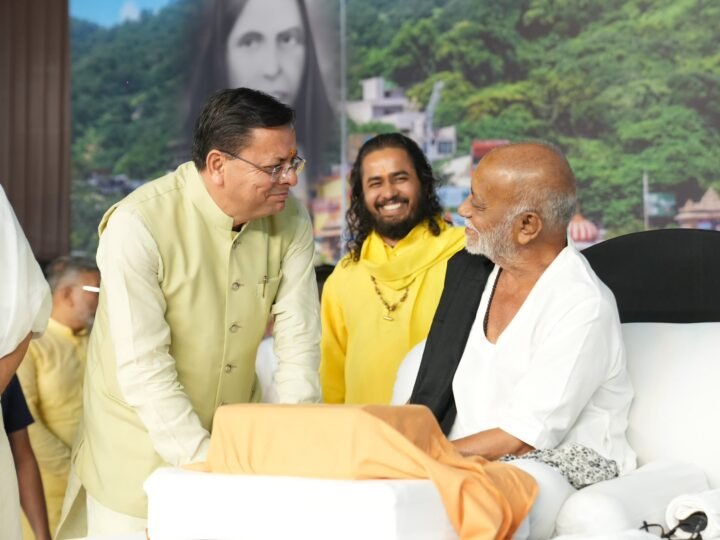 मोरारी बापू की कथा के समापन समारोह में मुख्यमंत्री ने किया प्रतिभाग