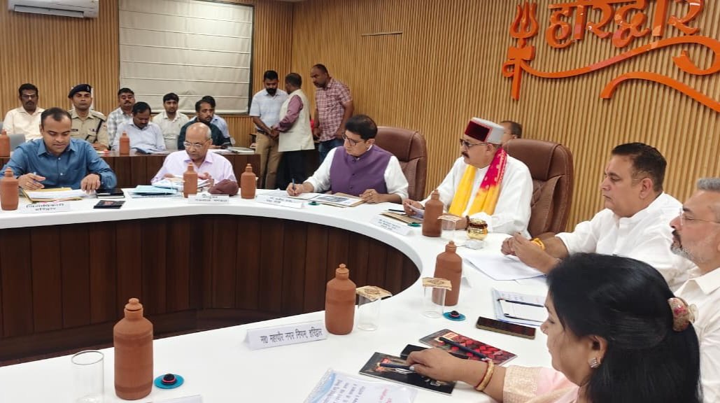 कांवड़ मेले की तैयारी में जुटी सरकार, प्रभारी मंत्री ने हरिद्वार में ली मीटिंग