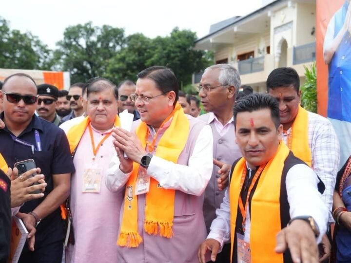 नैनीताल के चोरगलिया पहुंचे मुख्यमंत्री, जनसमस्याओं के त्वरित समाधान के दिए निर्देश, 120 मीटर डबल लेन पुल की दी सौगात