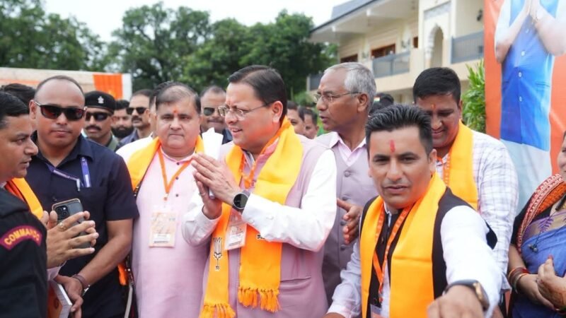 नैनीताल के चोरगलिया पहुंचे मुख्यमंत्री, जनसमस्याओं के त्वरित समाधान के दिए निर्देश, 120 मीटर डबल लेन पुल की दी सौगात