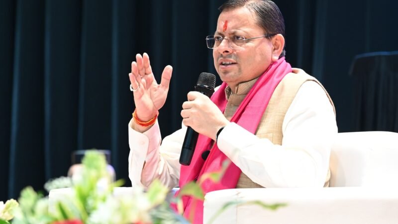 ​दून यूनिवर्सिटी में छात्रों से संवाद, मुख्यमंत्री बोले ‘रिवर्स माइग्रेशन’ की ओर बढ़ा उत्तराखंड, ‘फ्यूचर रेडी’ बनें युवा