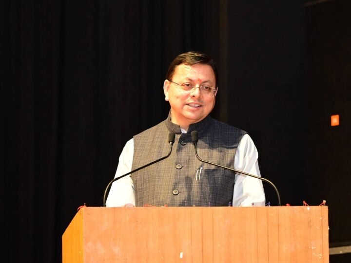 मुख्यमंत्री ने ‘भारत दर्शन’ पर जा रहे छात्रों से किया संवाद, विकसित भारत के संकल्प को दोहराया