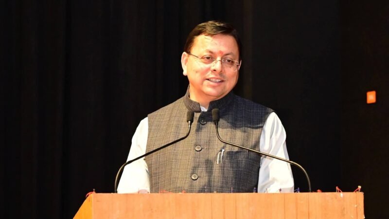 मुख्यमंत्री ने ‘भारत दर्शन’ पर जा रहे छात्रों से किया संवाद, विकसित भारत के संकल्प को दोहराया