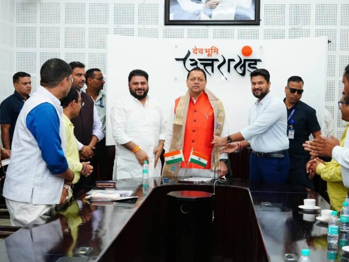 मुख्यमंत्री ने ‘सेवा यात्रा’ के युवाओं को किया फ्लैग ऑफ, कहा- अंतर-राज्यीय भ्रमण से बढ़ेगा सांस्कृतिक आदान-प्रदान
