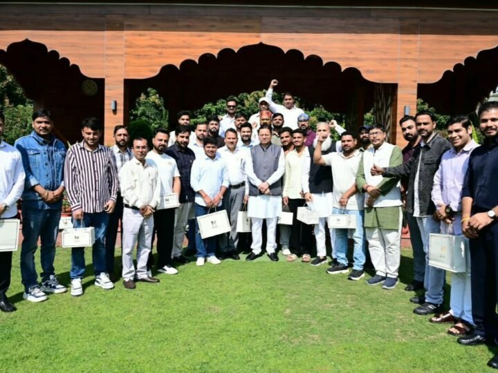 मुख्यमंत्री से मिले हरियाणा के युवा, देवभूमि में कनेक्टिविटी और पर्यटन विकास की सराहना की