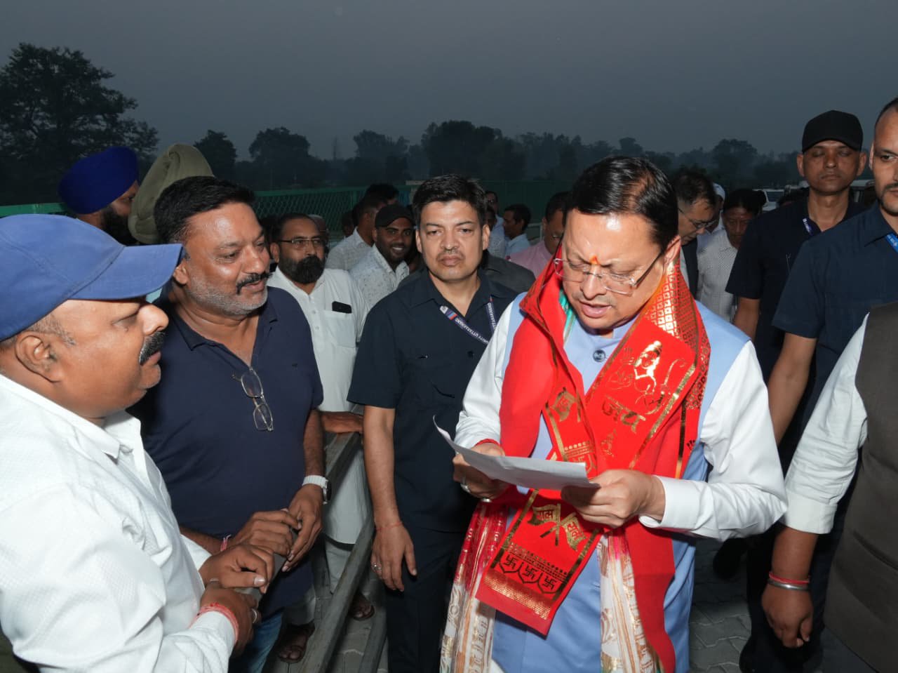 खटीमा दौरे पर मुख्यमंत्री: जनता की समस्याएं सुनकर अधिकारियों को दिए निस्तारण के निर्देश